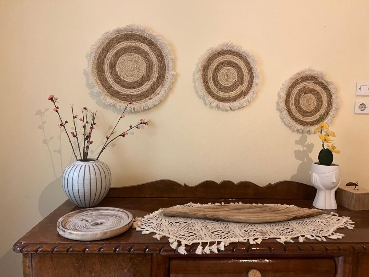 Yiayia Katina'S House Apartment Corinth Bagian luar foto